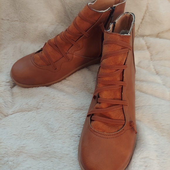 Shoes - Women's Ankle Booties.  Size 10